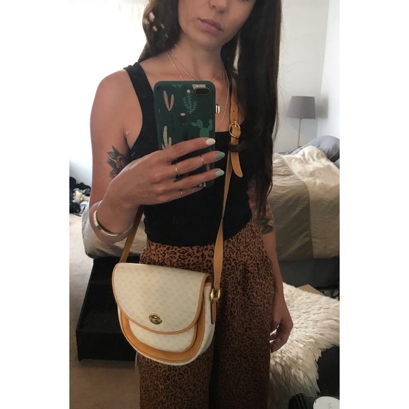Addional photos of vintage Gucci bag - Picture 1 of 8
